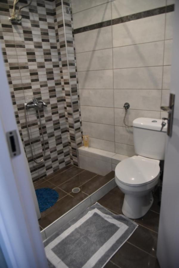 Blue Lotus Apartment Kavála ภายนอก รูปภาพ